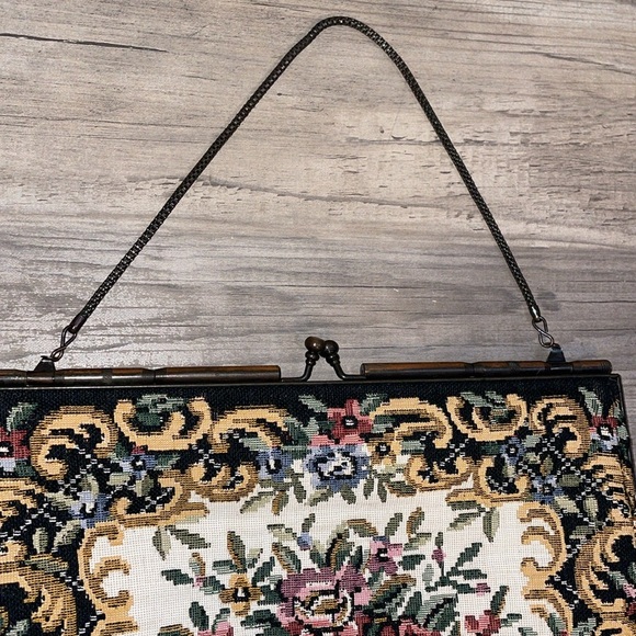Vintage women’s purse clutch Floral Embroidered tapestry kiss clasp snake chain - Picture 2 of 9
